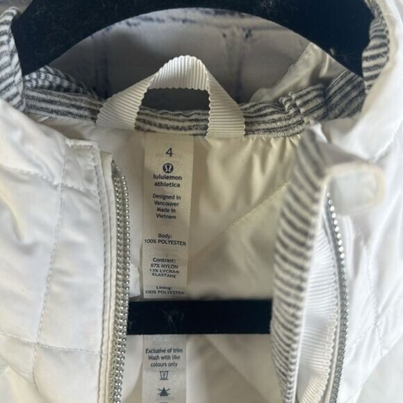 ✨ Lululemon Down For It All Jacket - White, Size 4 - Picture 2 of 4